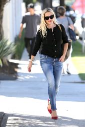 Reese Witherspoon - Going to a Meeting in Los Angeles, September 2015