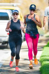 Reese Witherspoon Jogging in Los Angeles, October 2015