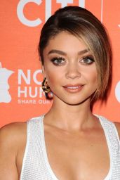 Sarah Hyland – ‘No Kid Hungry Benefit Dinner’ in Los Angeles, October 2015
