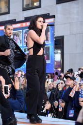 Selena Gomez - Performing on NBC