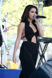 Selena Gomez - Performing on NBC