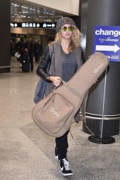 Tori Kelly - Arriving at Malpensa Airport in Milan, October 2015
