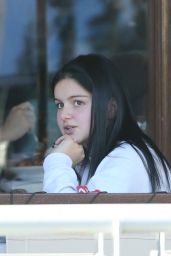 Ariel Winter - Out to Eat in Los Angeles, November 2015