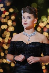 Bindi Irwin - Dancing With The Stars Finale in Los Angeles, 11/24/2015