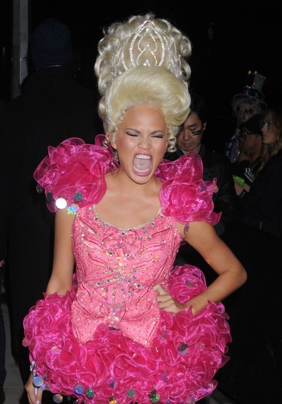 Chrissy Teigen – Arriving the Heidi Klum’s 12th Annual Halloween Party at Penthous in New York City 