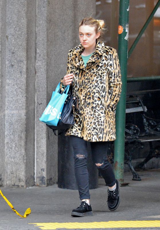Dakota Fanning out in New York City, November 2015