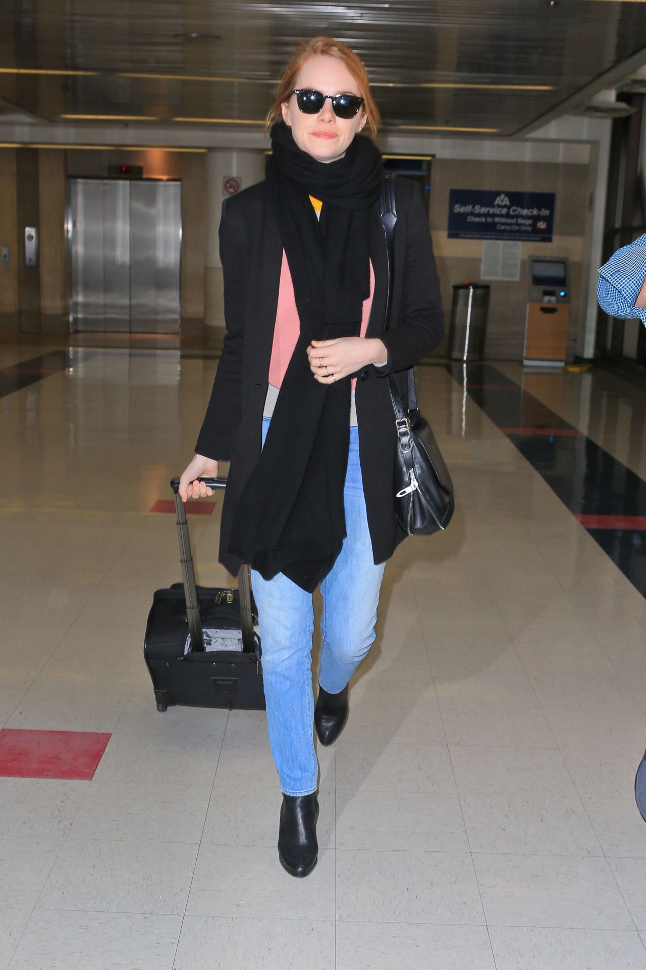 Emma Stone At Lax Airport November 2015 • Celebmafia