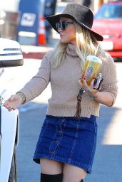 Hilary Duff - Leaving Starbucks in Los Angeles, November 2015