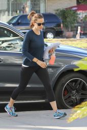 Jennifer Garner - Hits the Gym for Another Vigorous Workout in Brentwood, November 2015
