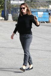 Jennifer Garner - Stops by a Casting Office For a New Project Called Wakefield, Los Angeles, November 2015