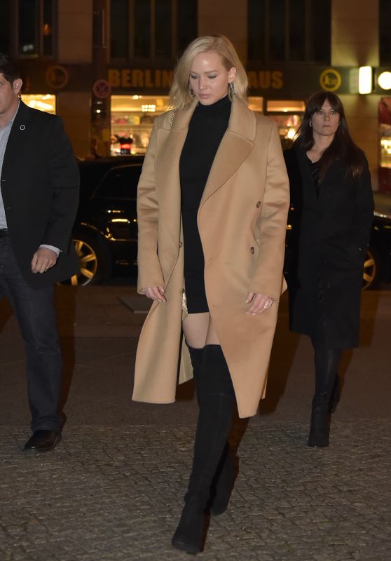 Jennifer Lawrence Going to Dinner in Berlin, November 2015