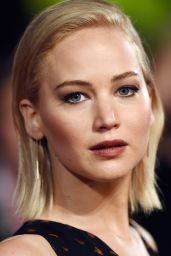 Jennifer Lawrence on Red Carpet - The Hunger Games Mockingjay Part 2 Premiere in London