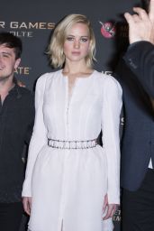 Jennifer Lawrence - The Hunger Games: Mockingjay Part 2 Photocall in Paris