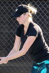 Kate Upton in Leggings - Hitting Some Balls in Beverly Hills, November 2015
