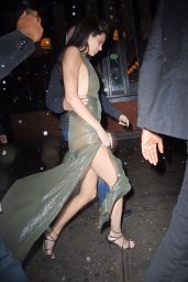 Kendall Jenner - Aarrives at Tao for Victoria