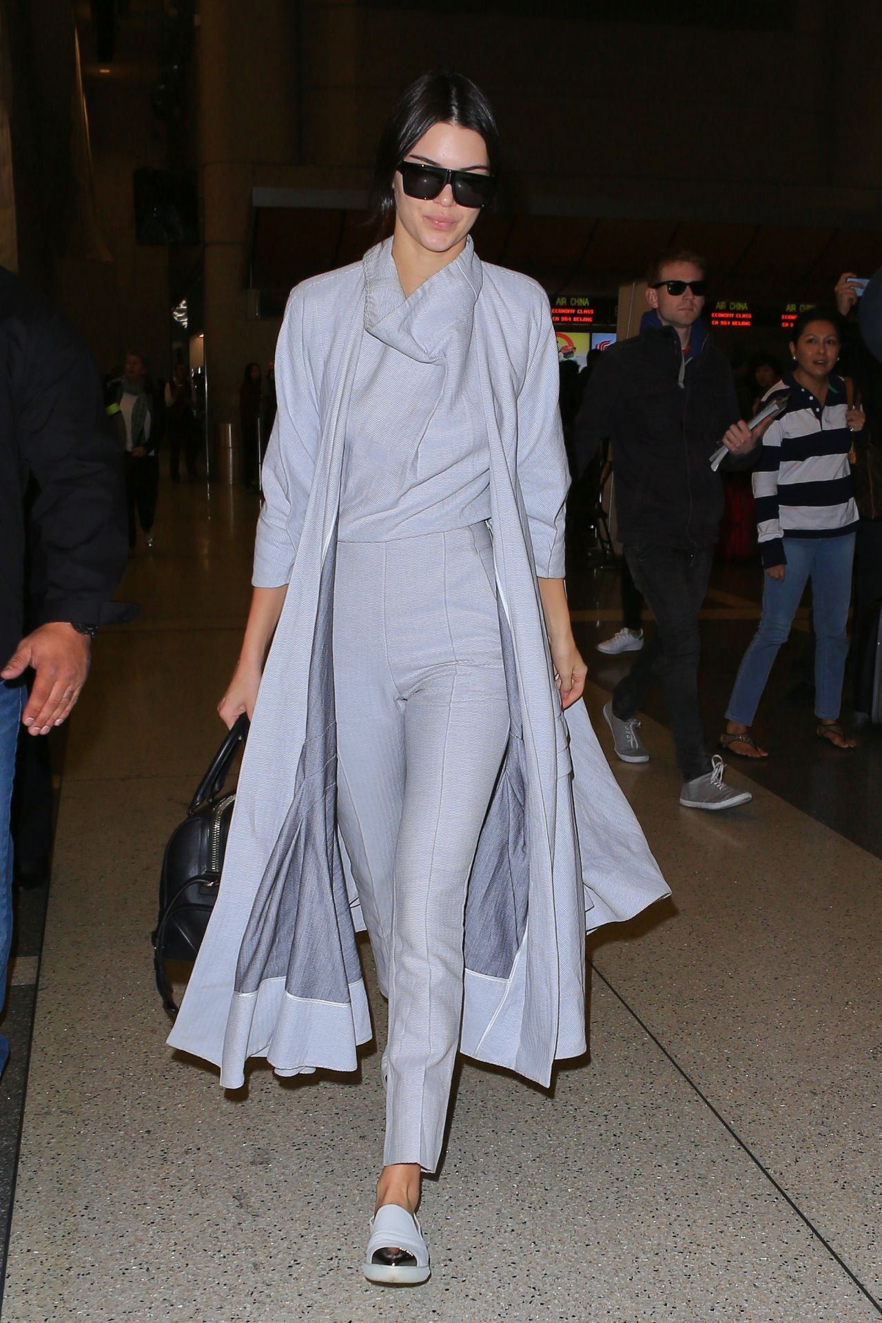 Kendall Jenner Airport Style - LAX in LA, November 2015 • CelebMafia