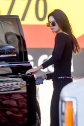 Kendall Jenner Wearing All Black - Pumping Gas in Her Range Rover in LA, November 2015