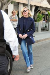 Kirsten Dunst - Leaves Lunch With a Friend in Los Angeles, November 2015