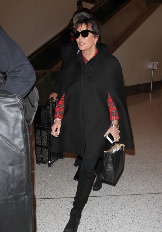 Kris Jenner - Los Angeles International Airport, november 2015
