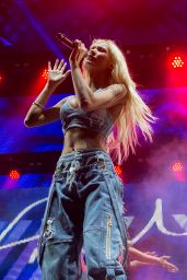 Pia Mia Perez Performs at MTV Beats and Eats Concert in Sydney, 11/21/2015