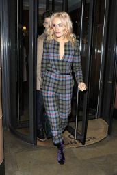 Pixie Lott Leaving C Restaurant in London, november 2015