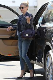 Reese Witherspoon - Arriving at a Studio in Santa Monica, November 2015