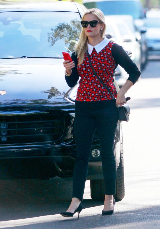 Reese Witherspoon - Out and About in LA 11/18/2015