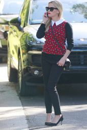 Reese Witherspoon - Out and About in LA 11/18/2015