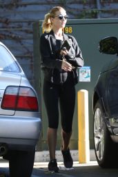 Rosie Huntington-Whiteley - Leaving a Gym in Los Angeles, November 2015