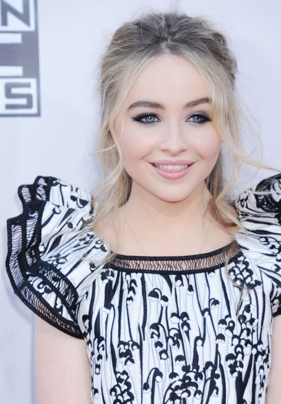 Sabrina Carpenter – 2015 American Music Awards in Los Angeles