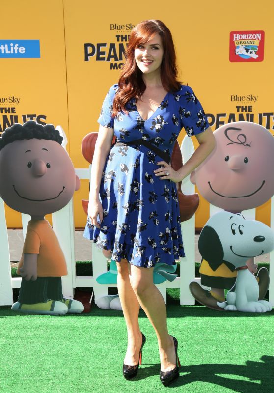 Sara Rue – ‘The Peanuts Movie’ Premiere in Los Angeles