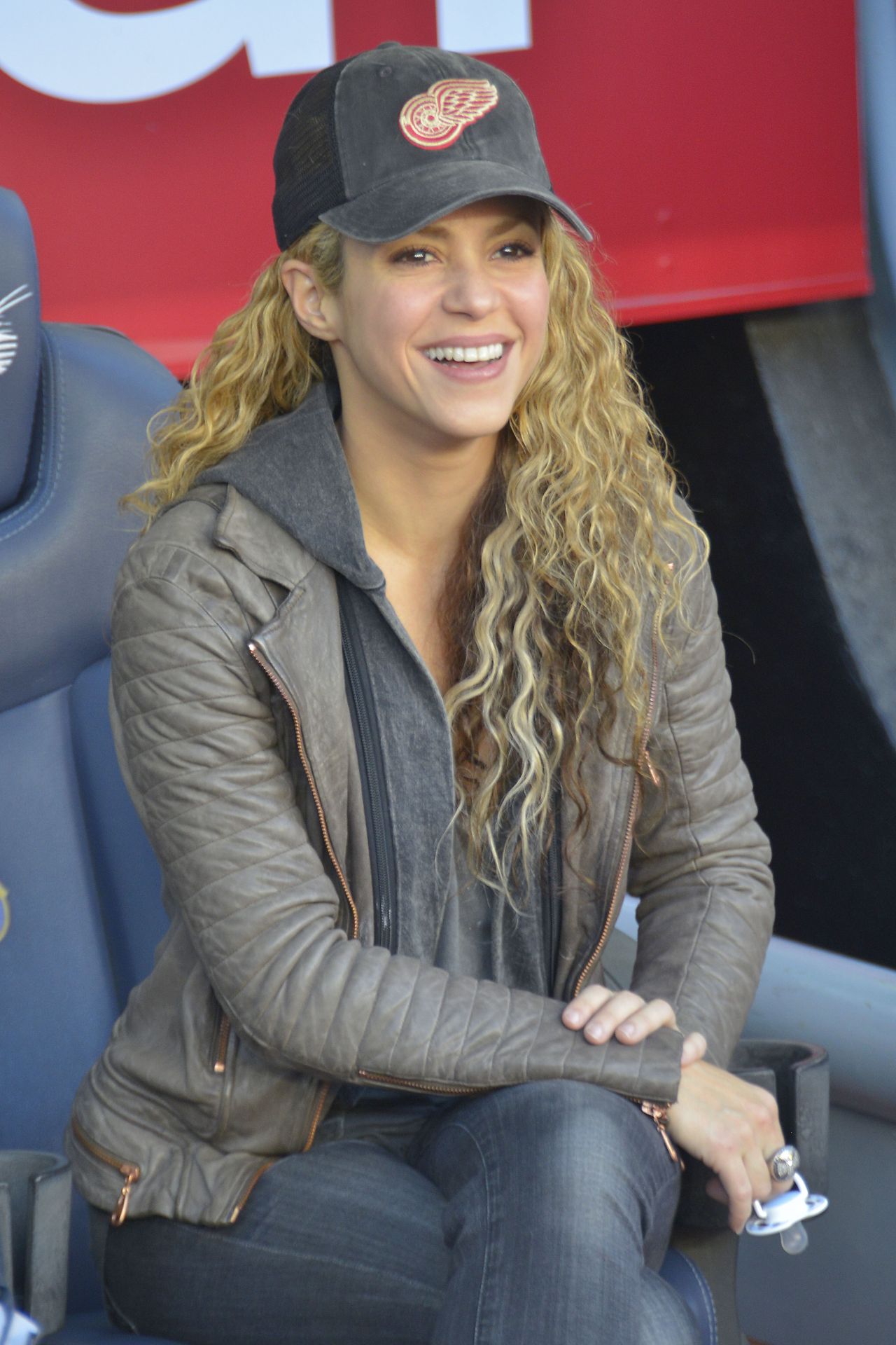 Shakira - at the Nou Camp Ahead of Barcelona's match, 11/28/2015 •  CelebMafia