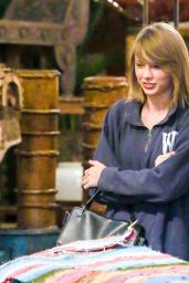 Taylor Swift - Shopping in West Hollywood, November 2015