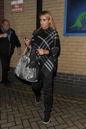  Katie Price - Leaves the New Victoria Theatre in Woking - London 12/23/2015