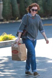 Alyson Hannigan - Shopping at Ralphs in Brentwood, December 2015