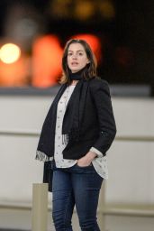 Anne Hathaway Shows Off Her Baby Bump - Out to Dinner with Adam Shulman in Century City, December 2015