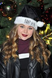 Brec Bassinger – Knott’s Merry Farm Countdown to Christmas & Tree Lighting, December 2015