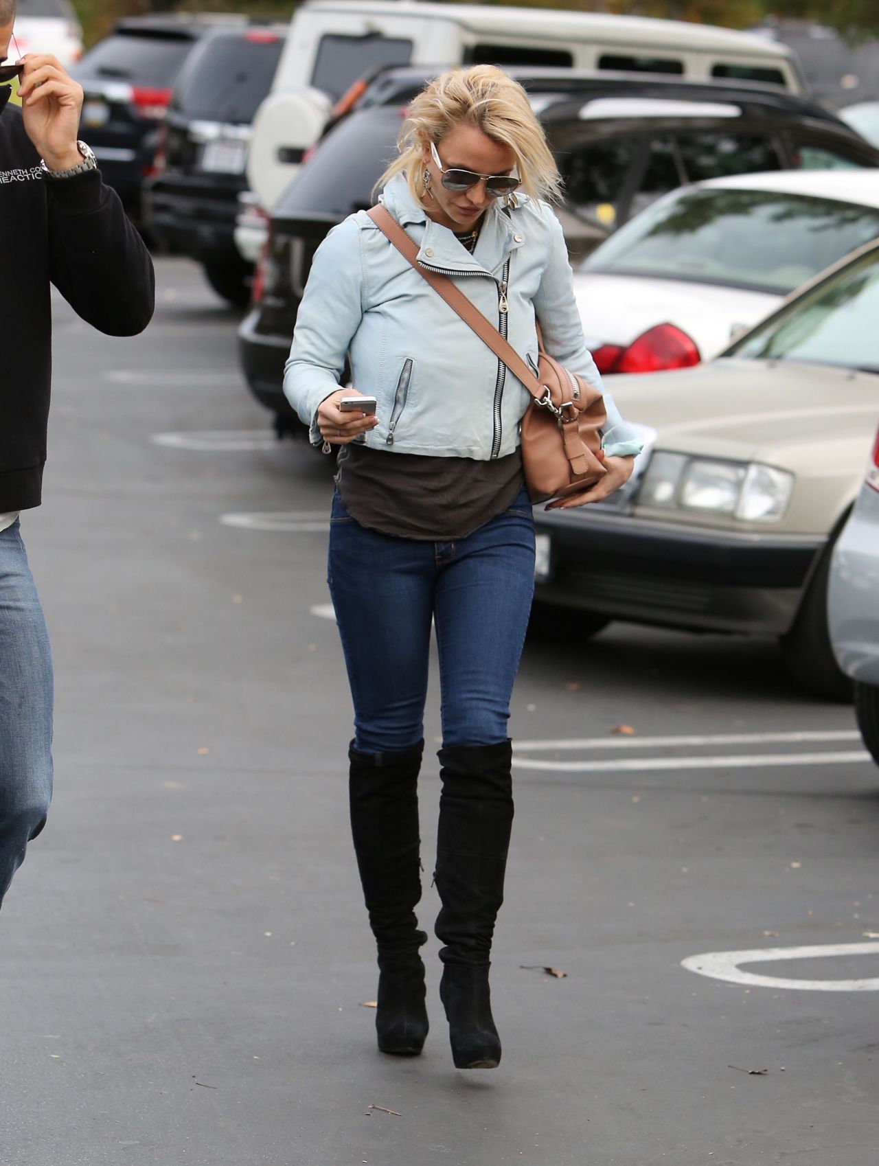 Britney Spears - Out in Los Angeles, 12/10/2015 • CelebMafia