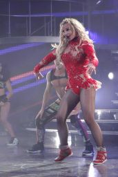 Britney Spears Performing at Planet Hollywood Resort & Casino in Las Vegas - 12/27/2015 