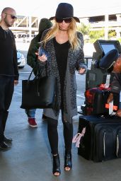 Charlotte McKinney Airpot Style - LAX in Los Angeles 12/27/2015