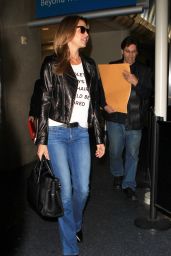 Cindy Crawford Airport Style - LAX in Los Angeles 12/11/2015 