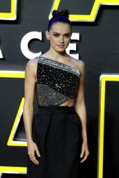 Daisy Ridley - Star Wars: The Force Awakens Premiere in London