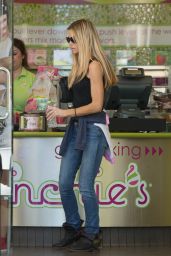 Denise Richards Booty in Jeans - Calabasas 12/13/2015 