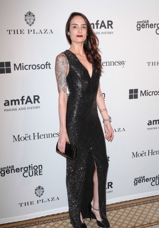 Elle Dee – 2015 amfAR GenerationCURE Holiday Party in New York