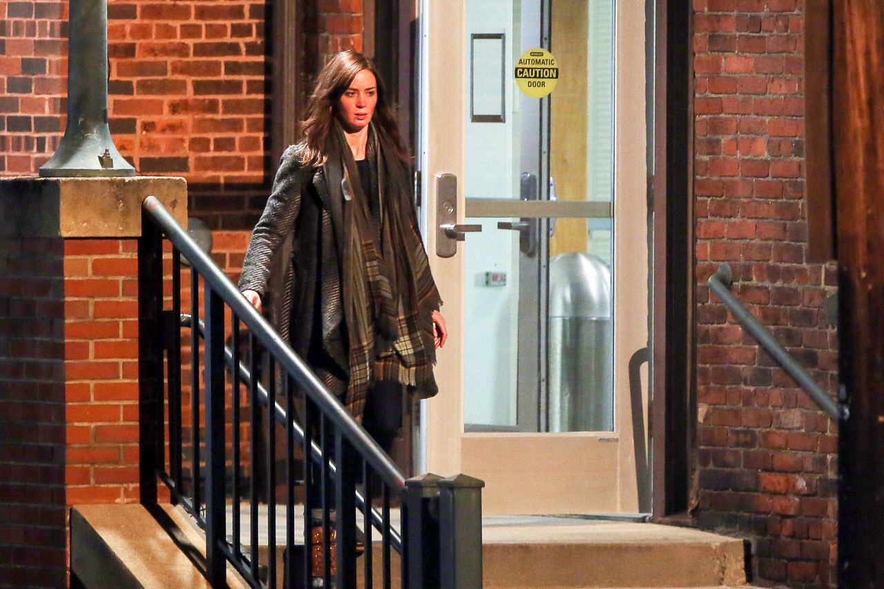 Emily Blunt - 'The Girl on the Train' Set Pics - New York City, 12/16 ...