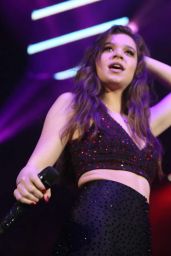 Hailee Steinfeld Performing at B96 Jingle Ball in Chicago, December 2015