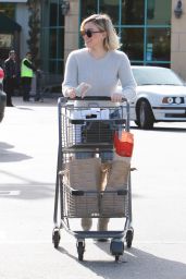 Hilary Duff Booty in Jeans - Out shopping in Los Angeles 12/24/2015