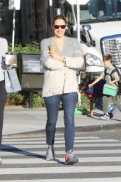 Jennifer Garner Street Style - Out in Brentwood, December 2015