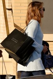 Jessica Alba Casual Style - Leaving Barneys New York in Beverly Hills, 12/20/2015