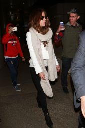 Kate Beckinsale Style - at LAX in Los Angeles 12/27/2015